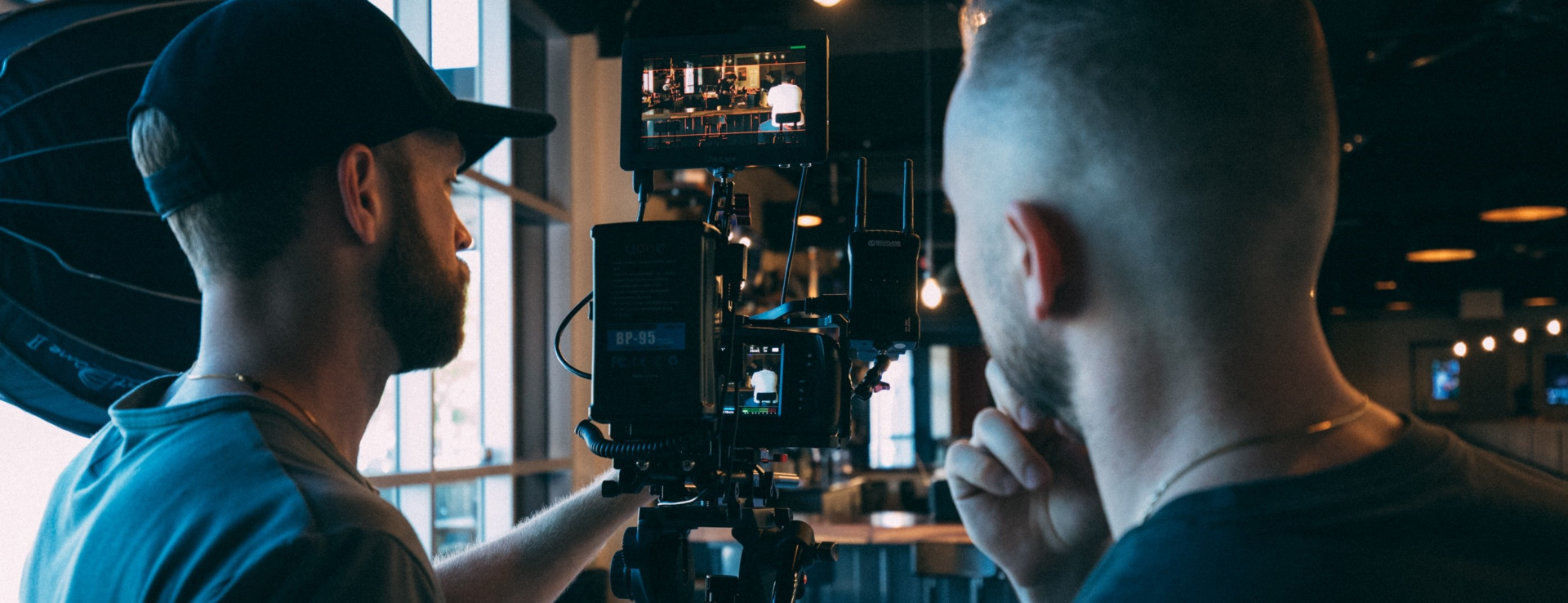 Faut-il filmer les procès ? Est-ce possible ? Est-ce souhaitable ? Le projet de loi “confiance” le propose : Décryptage