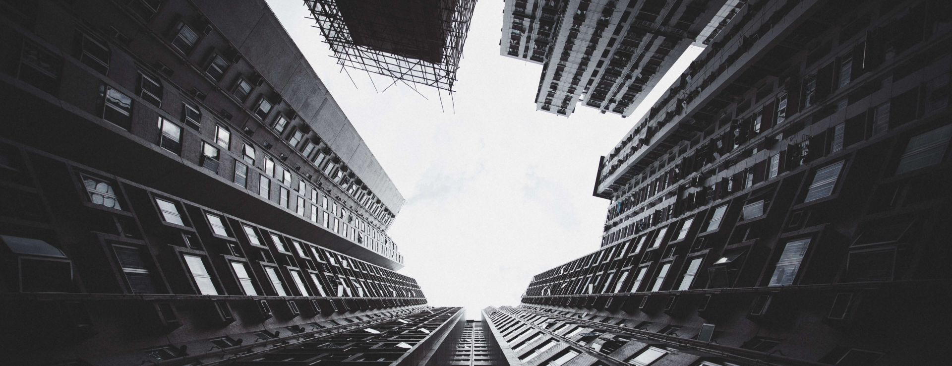 Les juges confortent la sécurisation juridique accrue des autorisations d’urbanisme : un permis de construire ne peut pas être contesté indéfiniment !